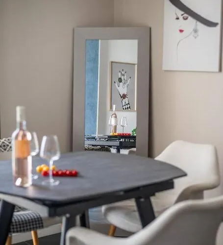 Apartamento Le Balcon De La Baie Des Anges
